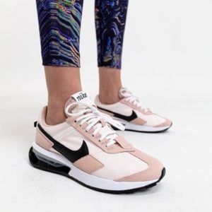 Women’s sz 10 Nike air Max Pre-Day DM8259-600